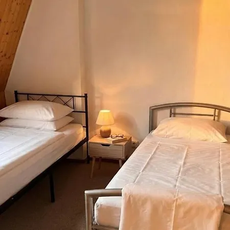 Wohlfuehlbasis Fuer Monteure Wlan Einzelbetten Parkplatz Smart Tv Ankommen Wohlfuehlen Ausspannen Apartment Halberstadt